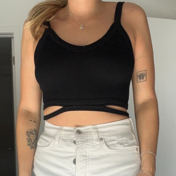 Black Ribbed CropTOP - Picture 1 of 3